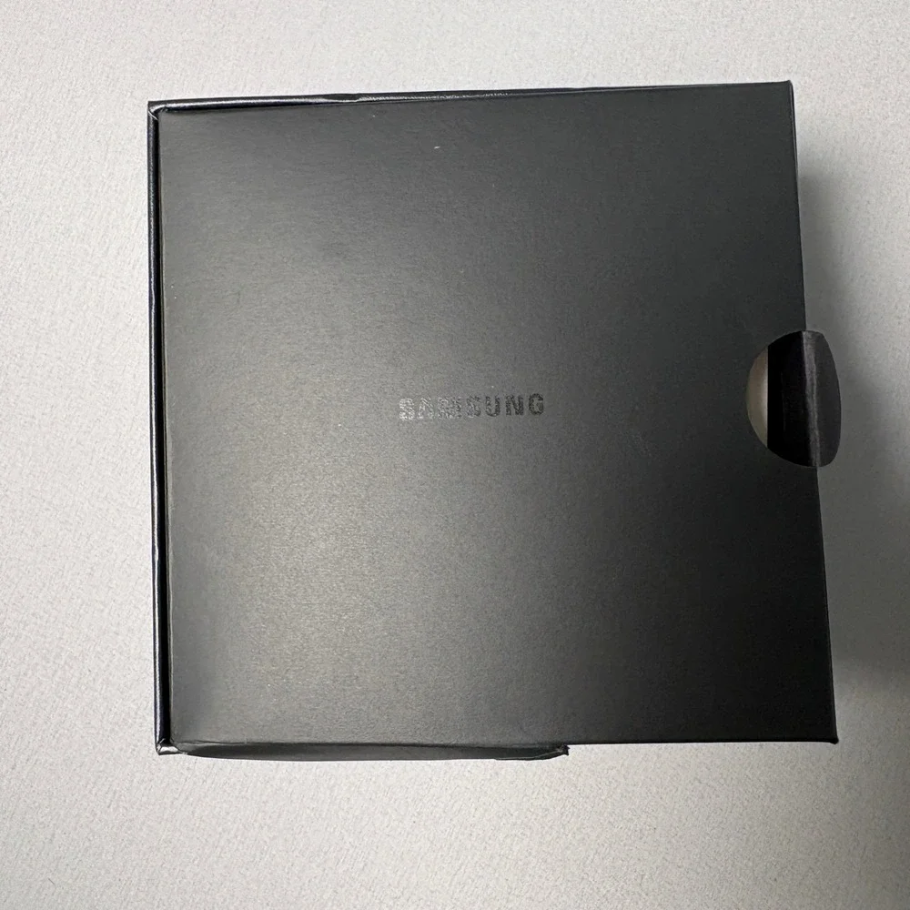 Samsung Gear 360 4K Spherical Camera SM-R210 White 2017 Edition